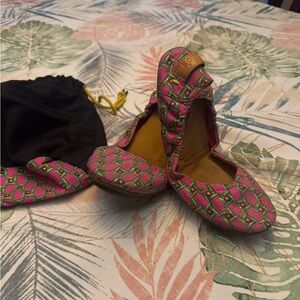 Thando’s Akonmi Goddess pink green geometric Canvas Foldable Ballet Flats Sz - 6